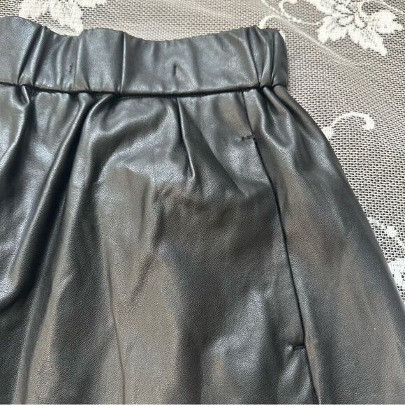 Aritzia Wilfred Free Faux Leather Nathalie Skirt Sz XXS Black - Picture 4 of 9